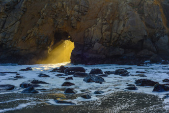 SUR23 is a photograph by T.M. Schultze taken 2014 at Big Sur, California