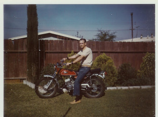 Late 1960s (est) - Backyard in Mentone