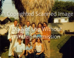 1975 (Est) - Schultze Family