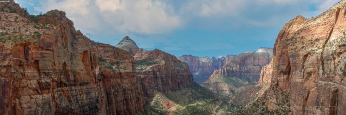 ZNP22 is a photograph by T.M. Schultze taken 2007 at Zion National Park, Utah